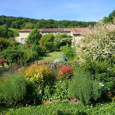 Bed & Breakfast Charmante Maison Au Coeur Des Vergers Avec Cheminee, Jardin Secret Et Jeux Pour Enfants Watronville
