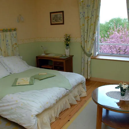 Charmante Maison Au Coeur Des Vergers Avec Cheminee, Jardin Secret Et Jeux Pour Enfants Bed & Breakfast 3*