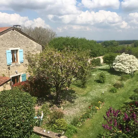 Charmante Maison Au Coeur Des Vergers Avec Cheminee, Jardin Secret Et Jeux Pour Enfants Bed & Breakfast Watronville